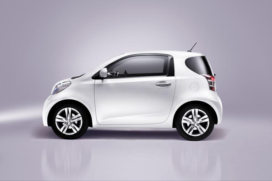  Toyota iQ 2008 года  (фото 27 из 225)